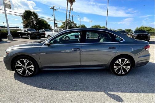 2022 Volkswagen Passat 2.0T SE