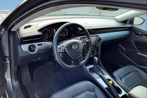 2022 Volkswagen Passat 2.0T SE