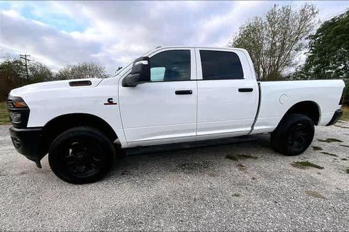 2025 RAM 3500 Tradesman Crew Cab 4x4 6'4' Box