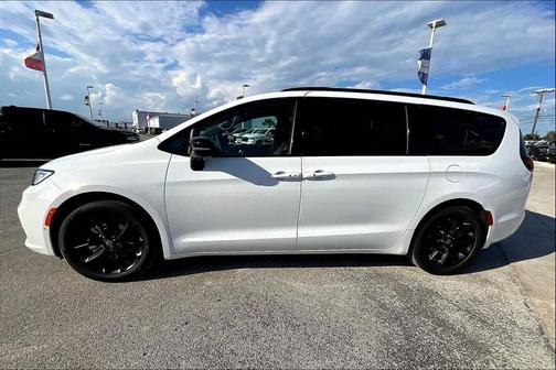2026 Chrysler Pacifica Limited