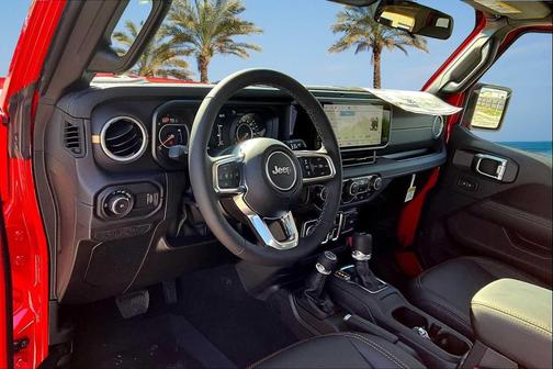 2025 Jeep Wrangler 4-Door Sahara 4x4