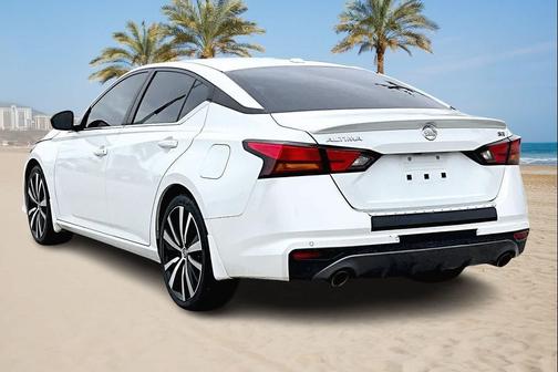 2022 Nissan Altima SR FWD