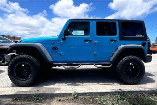 Chief Clearcoat 2017 Jeep Wrangler Unlimited Sport