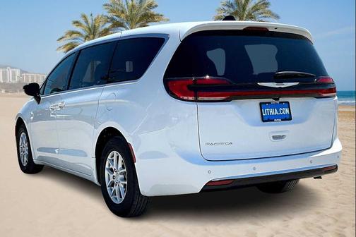 2026 Chrysler Pacifica L