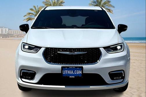 2026 Chrysler Pacifica L