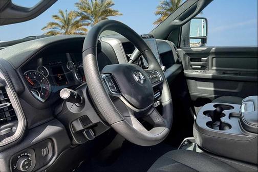 2025 RAM 2500 Tradesman Crew Cab 4x4 6'4' Box