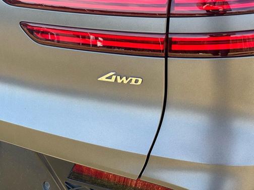 2023 Genesis GV70 2.5T AWD