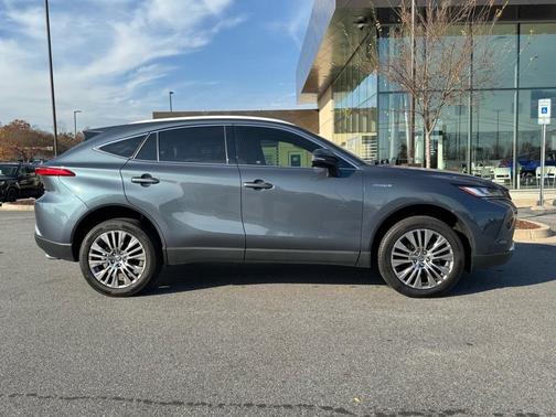 2021 Toyota Venza XLE