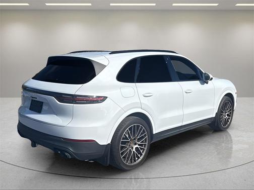 2023 Porsche Cayenne Platinum Edition