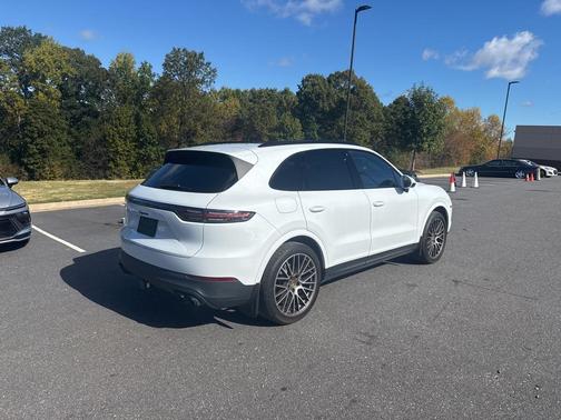 2023 Porsche Cayenne Platinum Edition