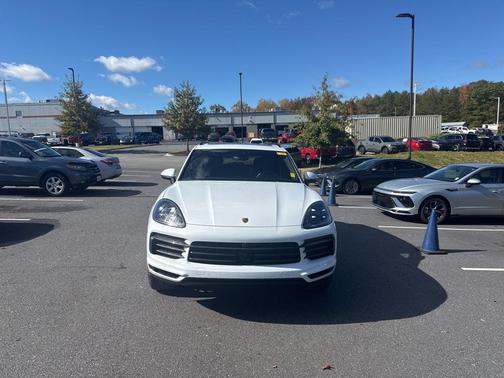 2023 Porsche Cayenne Platinum Edition