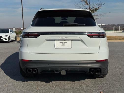 2023 Porsche Cayenne Platinum Edition