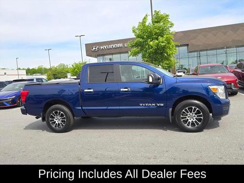 Deep Blue Pearl Metallic 2020 Nissan Titan SV