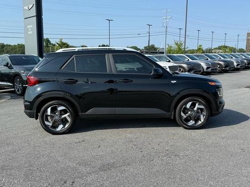 2023 Hyundai VENUE SEL