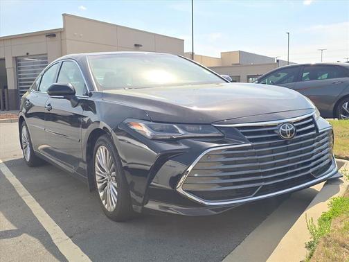 Opulent Amber 2019 Toyota Avalon Limited
