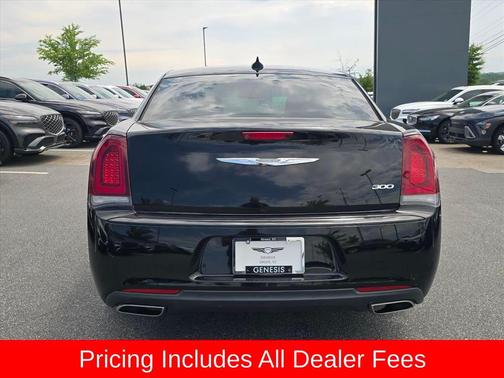 Gloss Black 2019 Chrysler 300 Touring