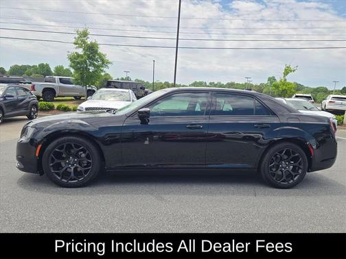 Gloss Black 2019 Chrysler 300 Touring