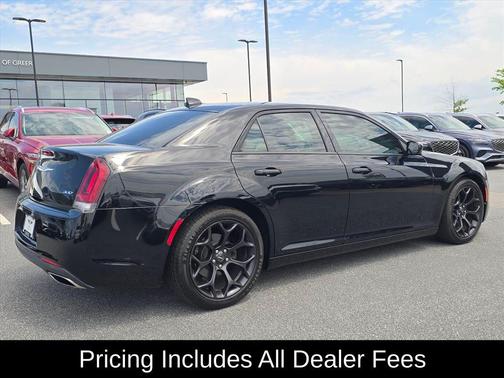 Gloss Black 2019 Chrysler 300 Touring