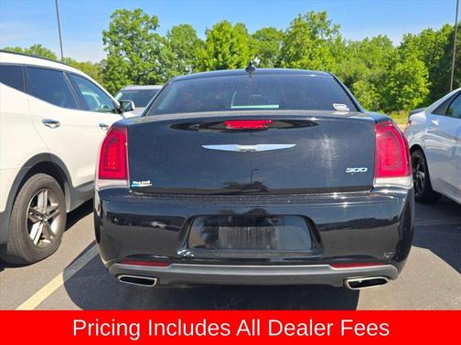 Gloss Black 2019 Chrysler 300 Touring