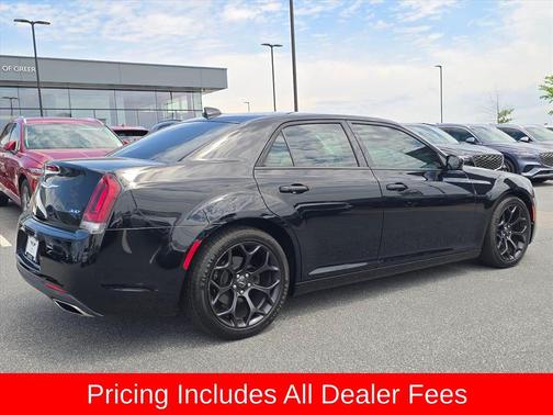 Gloss Black 2019 Chrysler 300 Touring