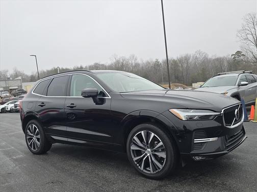 2022 Volvo XC60 B5 Momentum