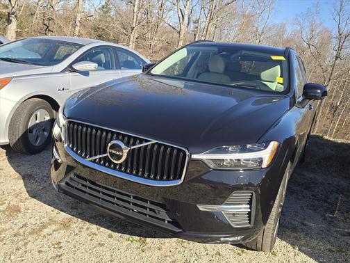 2022 Volvo XC60 B5 Momentum