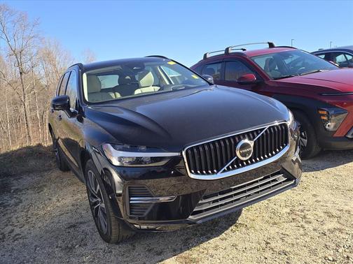 2022 Volvo XC60 B5 Momentum