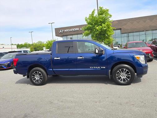 Deep Blue Pearl Metallic 2020 Nissan Titan SV