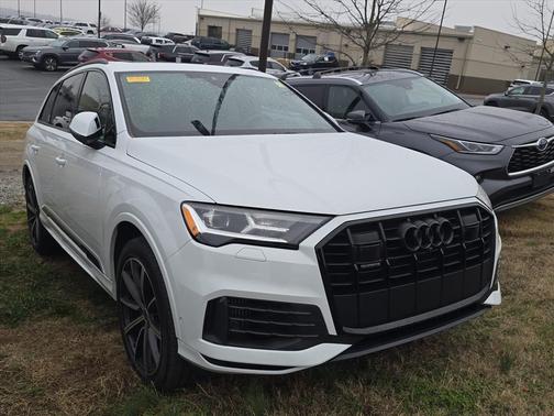 2022 Audi Q7 55 Premium Plus