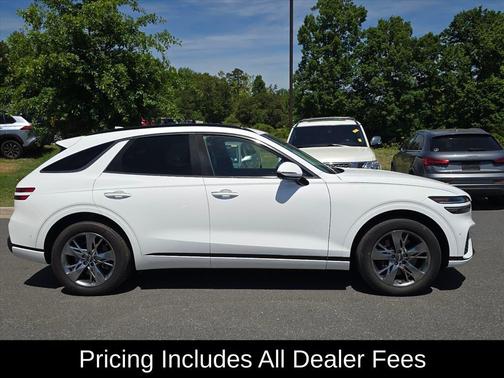Alta White 2022 Genesis GV70 3.5T AWD Sport