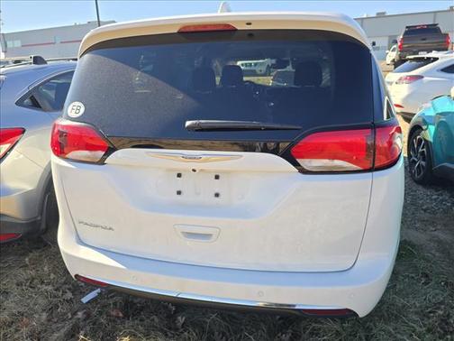 2020 Chrysler Pacifica Touring