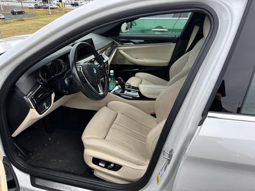 2019 BMW 540 540i