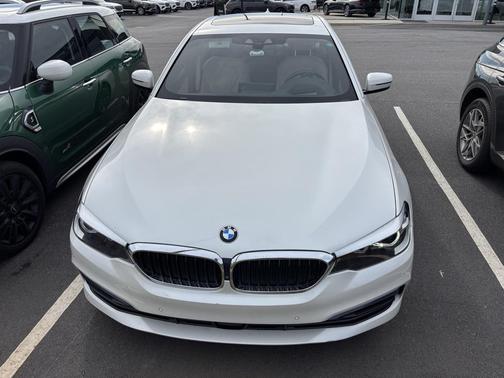 2019 BMW 540 540i