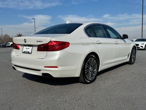 2019 BMW 540 540i