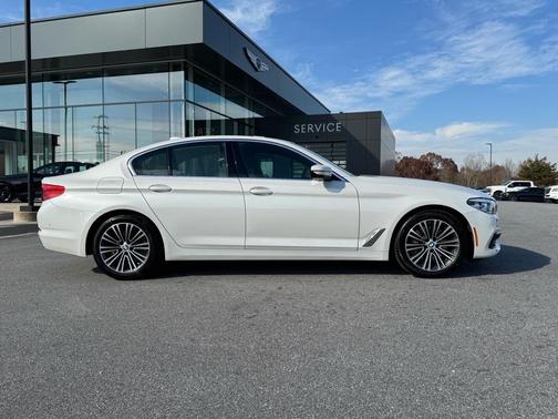 2019 BMW 540 540i