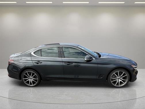 2023 Genesis G70 2.0T AWD