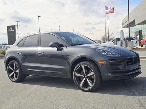 2023 Porsche Macan T
