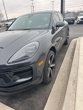 2023 Porsche Macan T