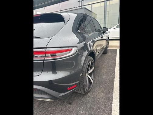 2023 Porsche Macan T