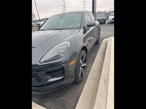 2023 Porsche Macan T