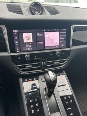 2023 Porsche Macan T