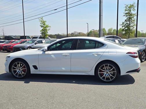 Uyuni White 2025 Genesis G70 2.5T AWD