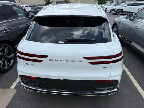2026 Genesis GV70 2.5T Advanced