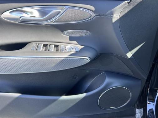 2025 Genesis GV70 2.5T AWD