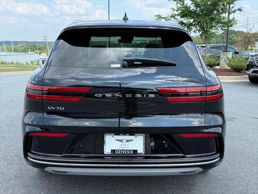 2026 Genesis Electrified GV70 Standard