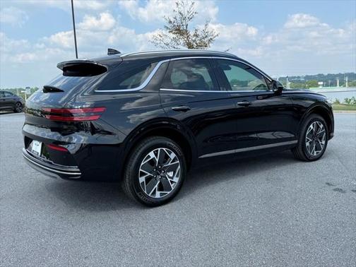 2026 Genesis Electrified GV70 Standard