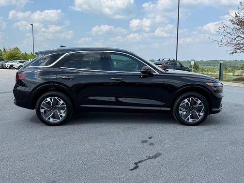 2026 Genesis Electrified GV70 Standard