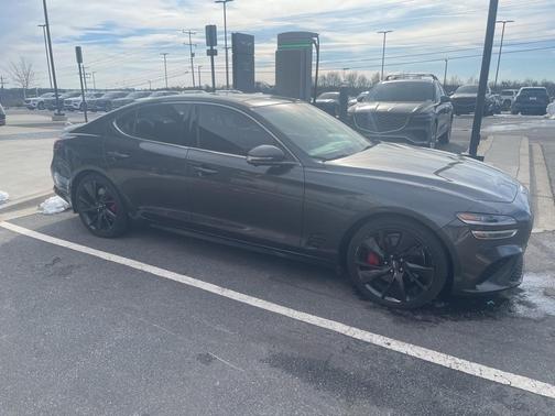 2023 Genesis G70 3.3T RWD