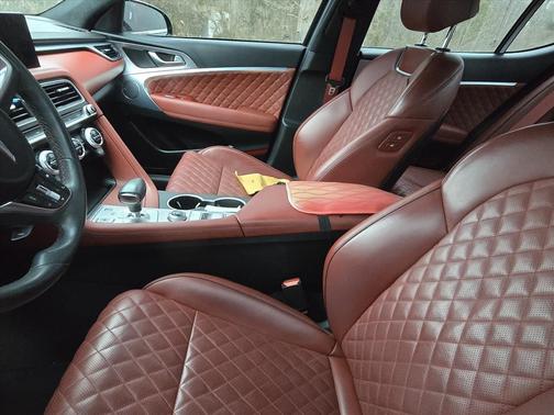 2023 Genesis G70 3.3T RWD