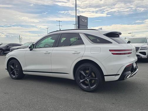 Uyuni White 2026 Genesis GV70 2.5T Sport Prestige